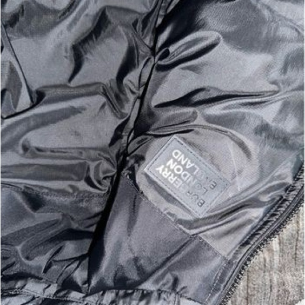 Burberry Coat - Picture 3 of 9